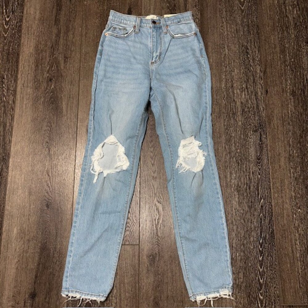 Universal Thread Vintage Straight Jeans Womens 00R Blue High Rise Distressed NWT